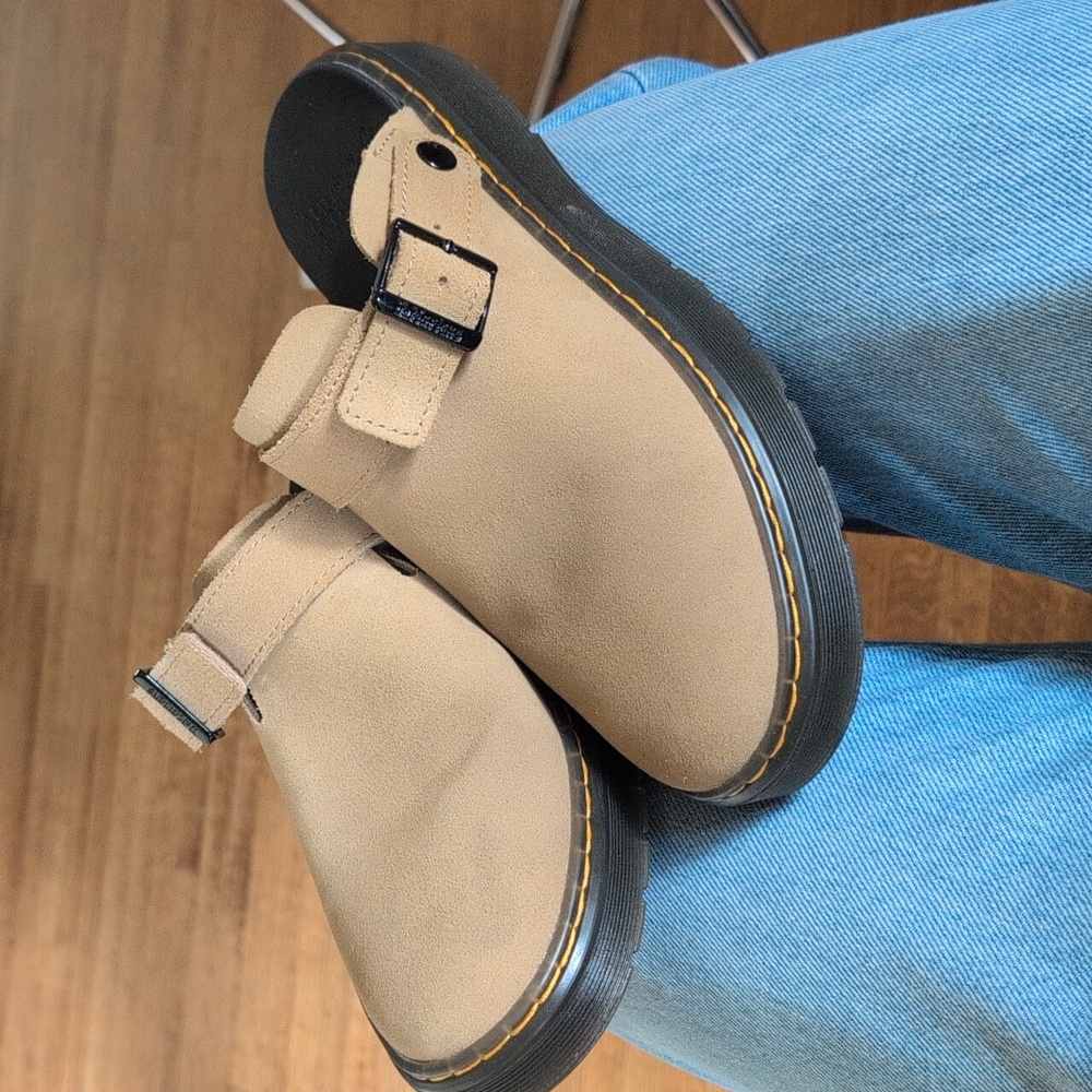 Doc Martens Carlson Mules Clogs M7 W8